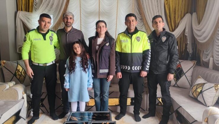 Hizan’da polislerden şehit ailesine bayram ziyareti