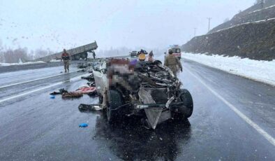 Tatvan’da feci kaza: 2 ölü, 5 yaralı