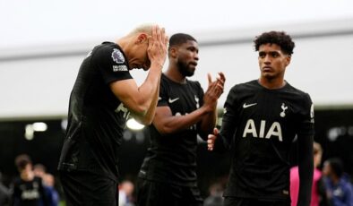 UEFA, taraftarlarının yaptığı ’Nazi selamı’ nedeniyle Tottenham’a para cezası verdi