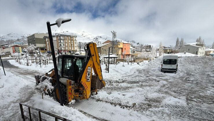 Van, Hakkari ve Bitlis’te 103 yerleşim yerine ulaşım sağlanamıyor