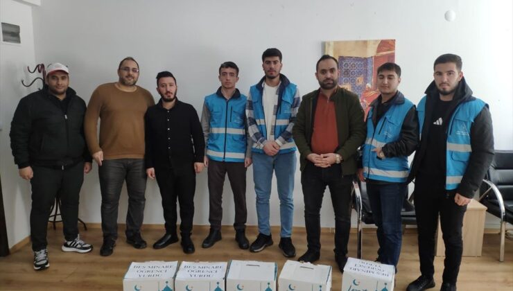 Yurttaki üniversite öğrencileri hazırladıkları kolileri ailelere dağıttı