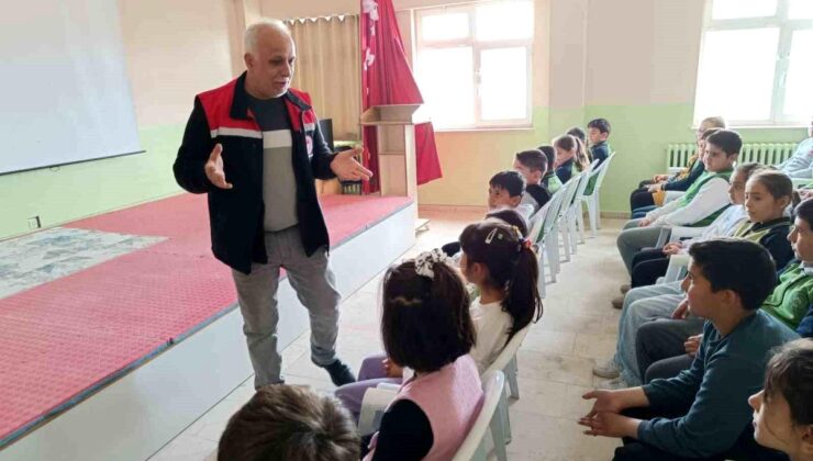 Adilcevaz’da öğrencilere gıda, hijyen ve israf bilinci eğitimi