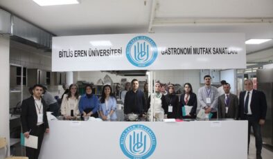 Ahlat’ta ödüllü yemek yarışması düzenlendi