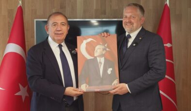 CHP’li Gürsel Tekin dünyada tanınmayan ülkenin cumhurbaşkanını ağırladı