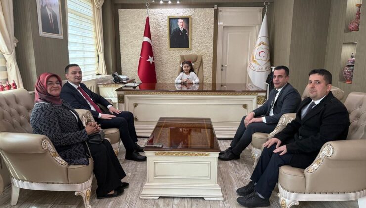 Hizan Kaymakamı Bilgin koltuğunu öğrenciye devretti