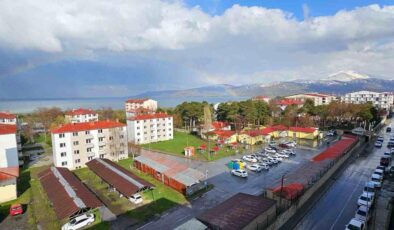 Tatvan’da gökkuşağı görsel şölen sundu