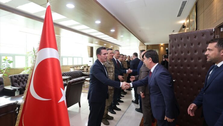 Bitlis’te bayramlaşma töreni düzenlendi
