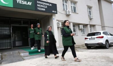 Bitlis’te Yeşilay ekipleri kapı kapı gezerek aileleri bağımlılık konusunda bilinçlendiriyor