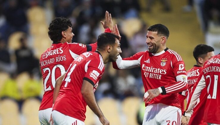 Arjantinli futbolcu Nicolas Otamendi, River Plate’e transfer oldu